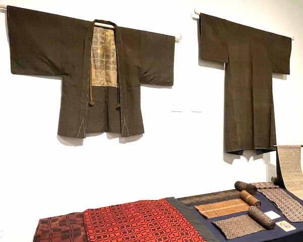 Traditional men’s casual kimono crafted with uchiori (うち織り) and sakiori (裂き織り), unique Japanese weaving techniques