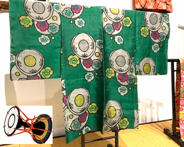 Boy’s casual kimono with tsuzumi (Japanese drum) pattern