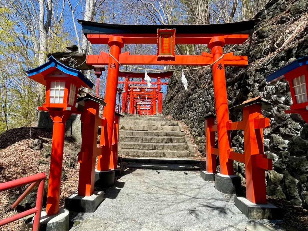 Vermilion in Japan: a sacred torii representing tradition, at Hanazura Inari Shrine.