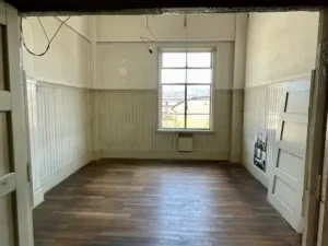 Exterior view of the Shogi tournament hall and the mentor’s hospital featured in Banjo no Himawari.